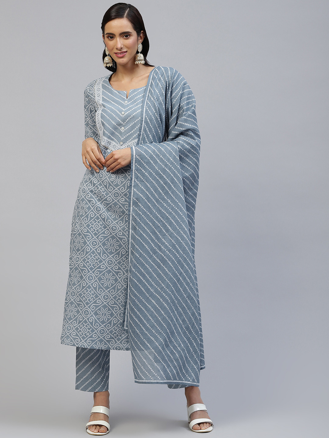 

PIROH Women Blue Bhandej Print Pure Cotton Kurta with Trousers & With Dupatta