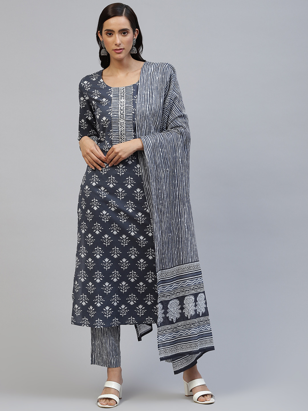 

PIROH Women Blue & White Floral Butta Print Pure Cotton Kurta with Trousers & Dupatta