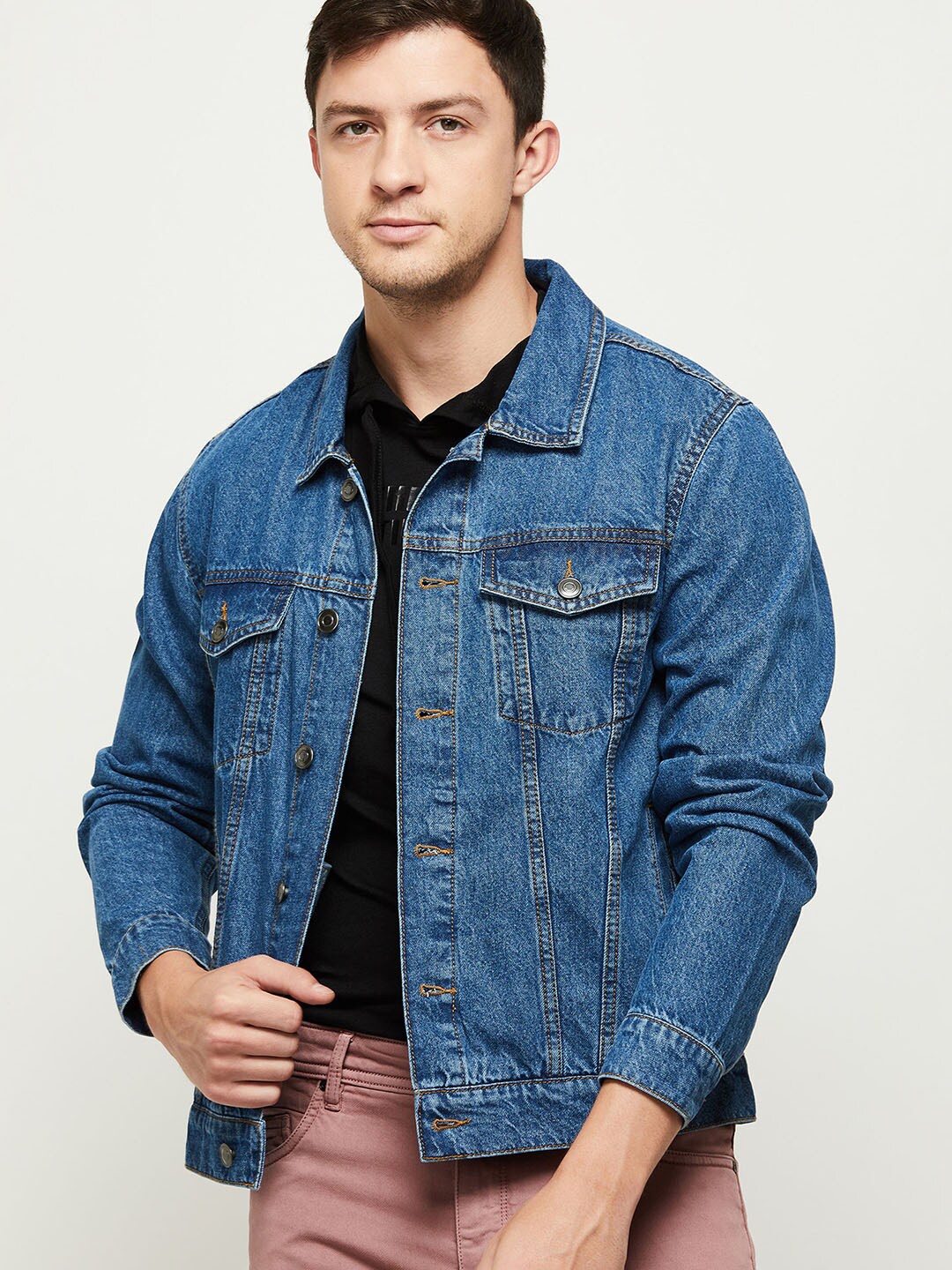 

max Men Blue Washed Windcheater Denim Jacket