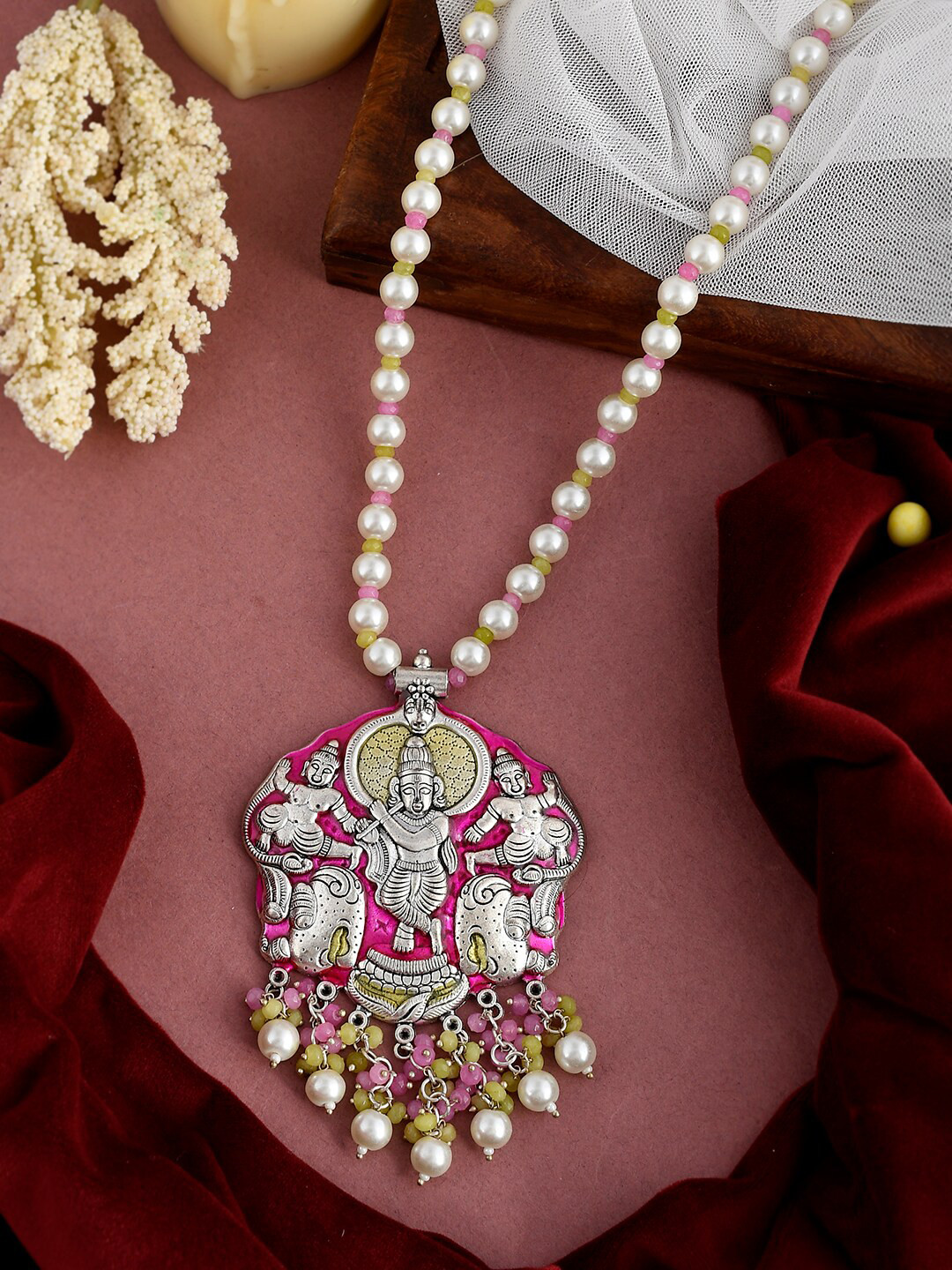 

DASTOOR White & Pink Brass Silver-Plated Temple Necklace