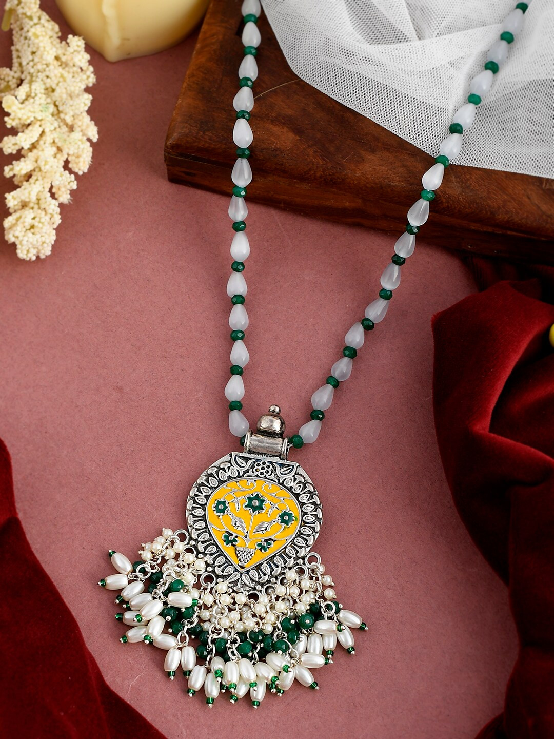 

DASTOOR White & Green Brass Silver-Plated Necklace