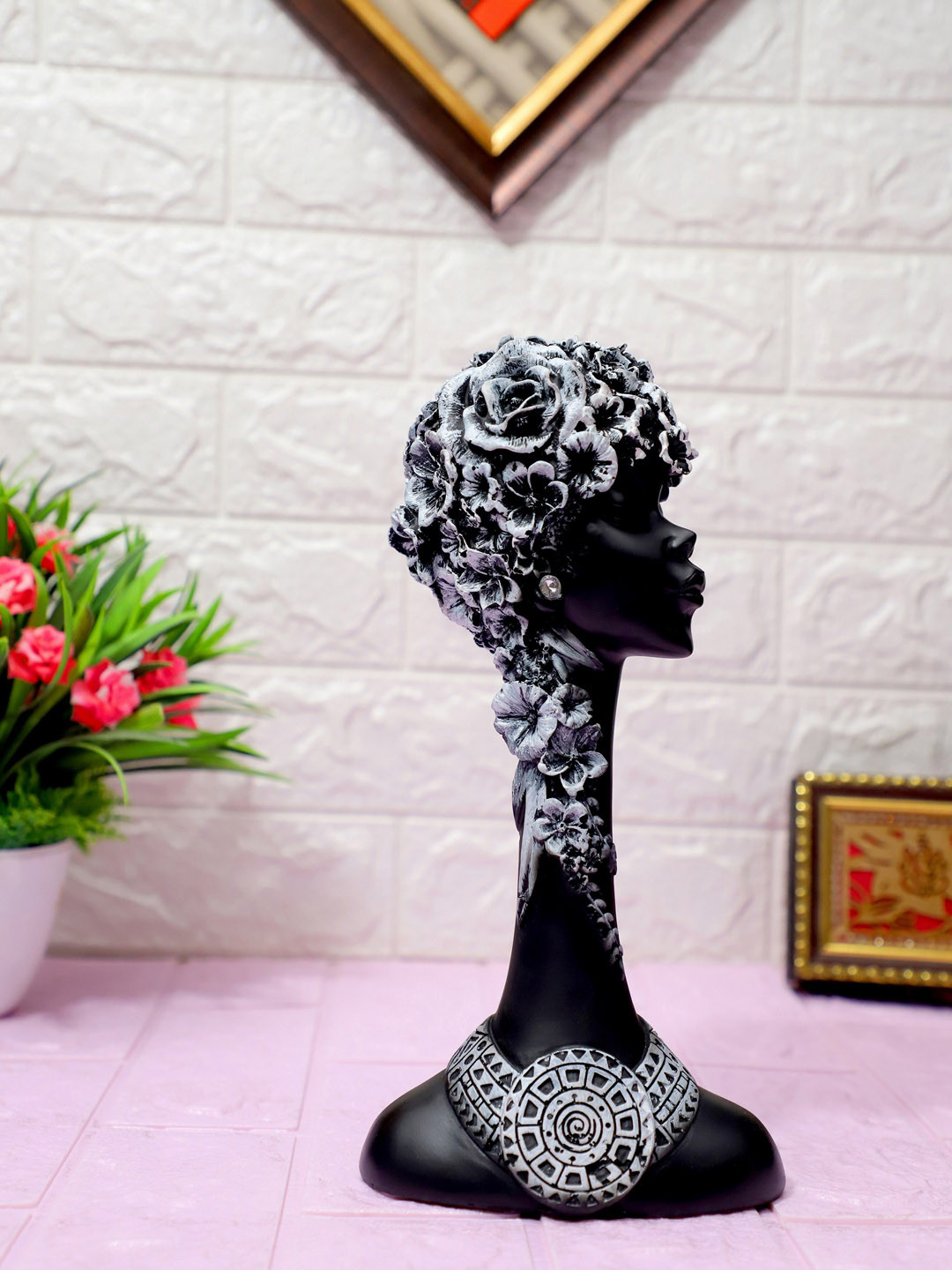 

FASHIYANOO Black Doll Statue Showpieces