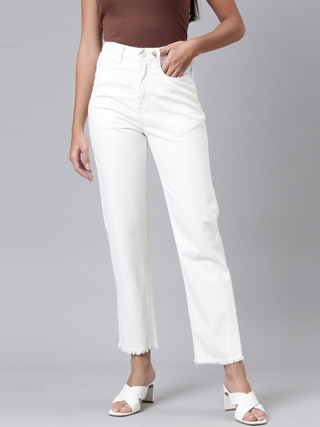 

ZHEIA Women White Relaxed Fit Mildly Distressed Jeans