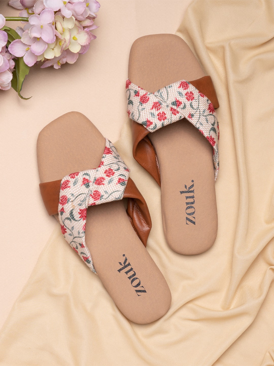 

ZOUK Women Beige Printed Open Toe Flats