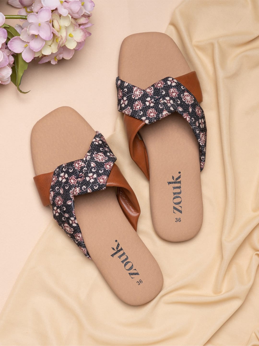 

ZOUK Women Black Printed Open Toe Flats