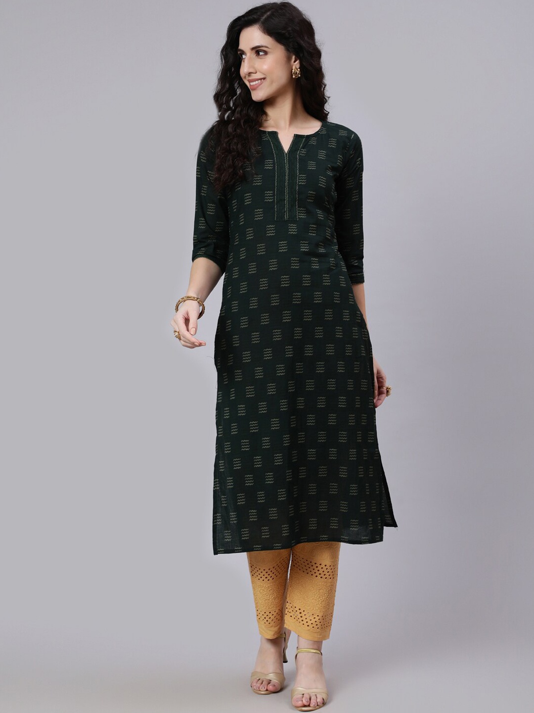 

Nayo Women Green Ikat Print With Round Neck Straight Kurta
