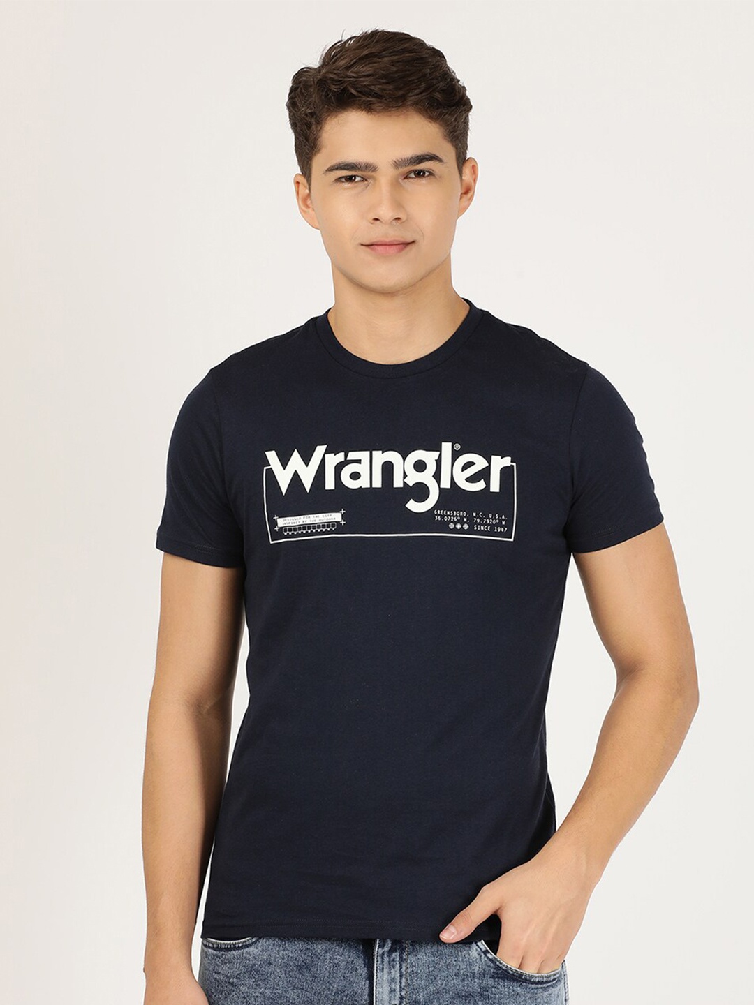 

Wrangler Men Blue Typography Printed Applique T-shirt