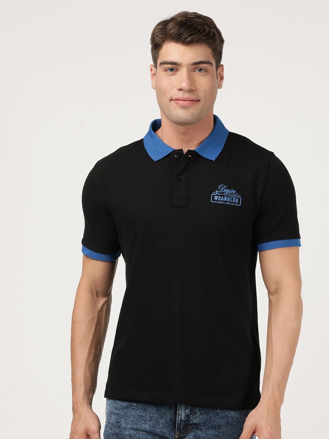 

Wrangler Men Black & Blue Polo Collar T-shirt