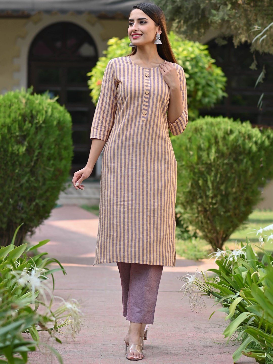 

DORIYA Women Purple Striped Kurta