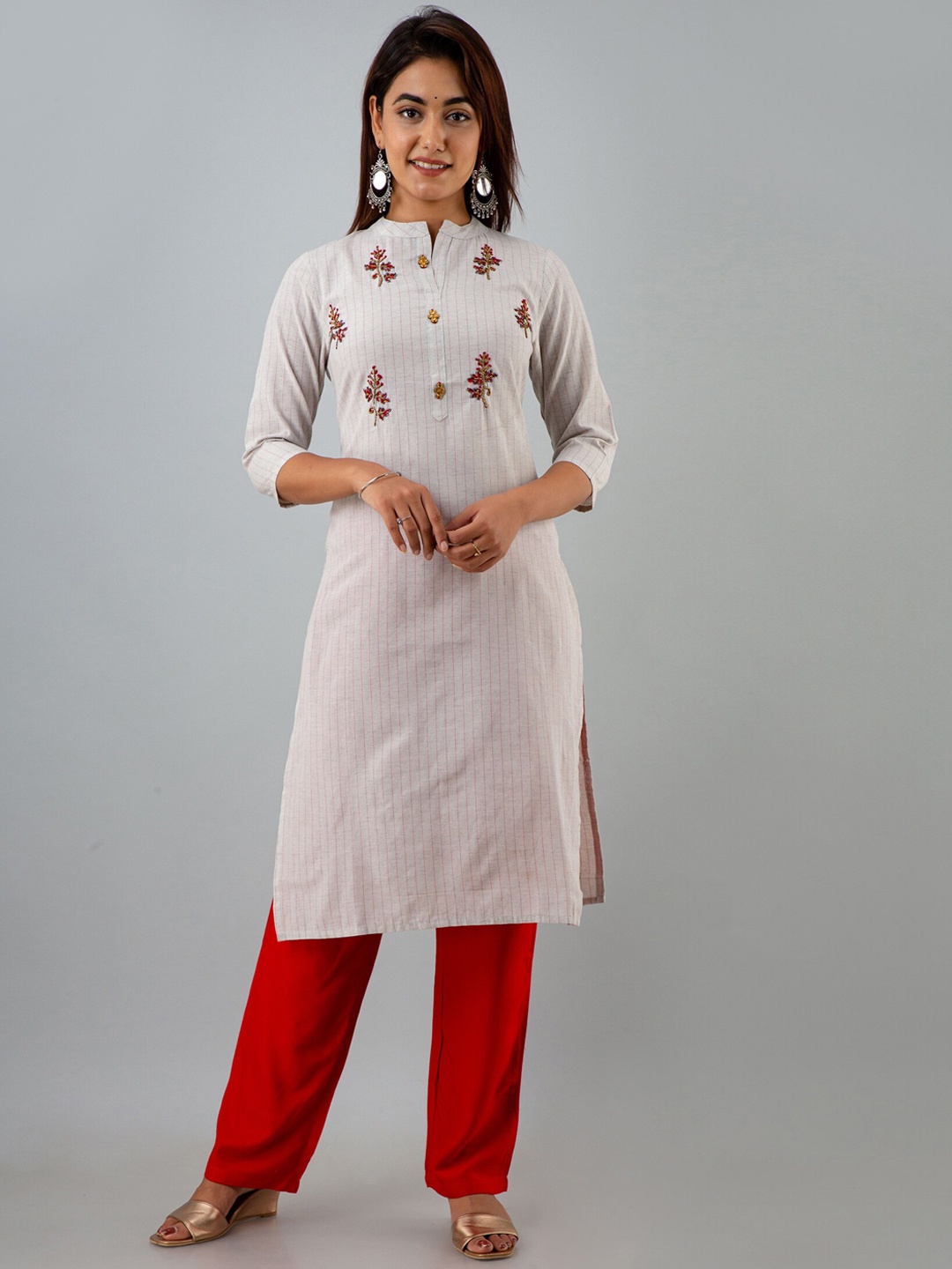 

DORIYA Women Off White & Red Floral Embroidered Kurta