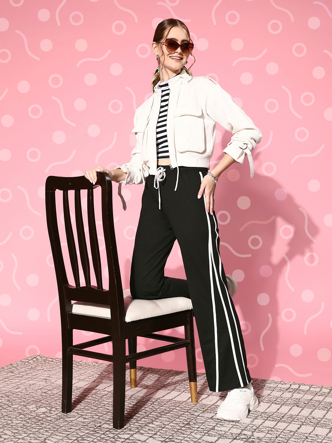 

XIN Women Classy Black Solid Wide Leg Trousers