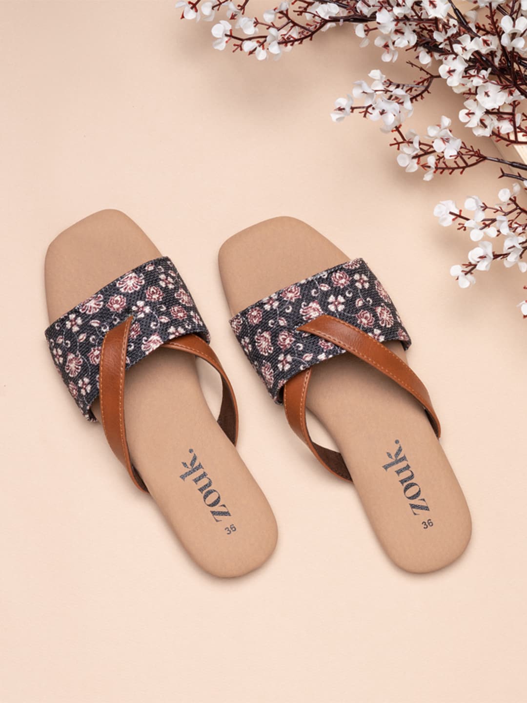 

ZOUK Women Black Floral Printed Open Toe Flats