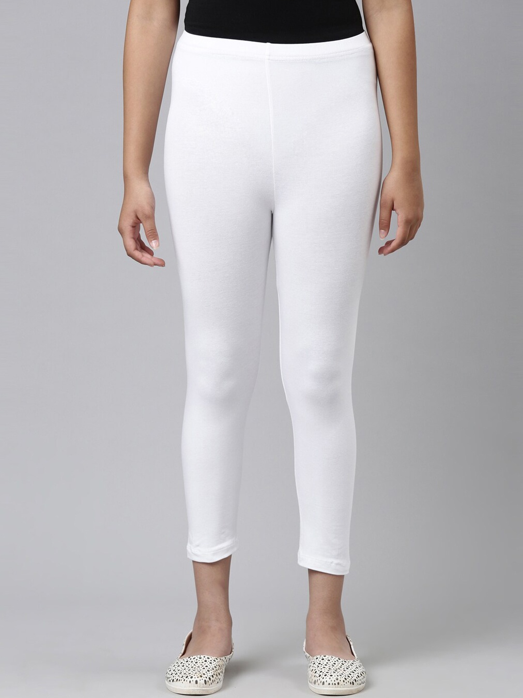 

Go Colors Girls White Solid 3/4th Length Legging