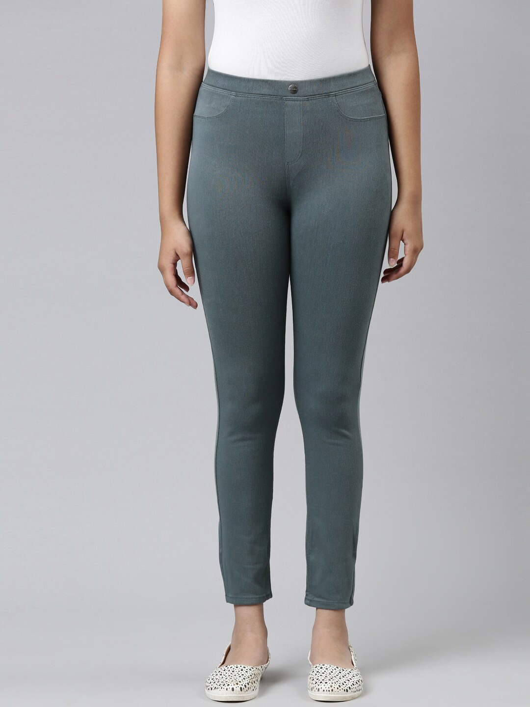 

Go Colors Girls Green Solid Cropped Length Slim Fit Jeggings