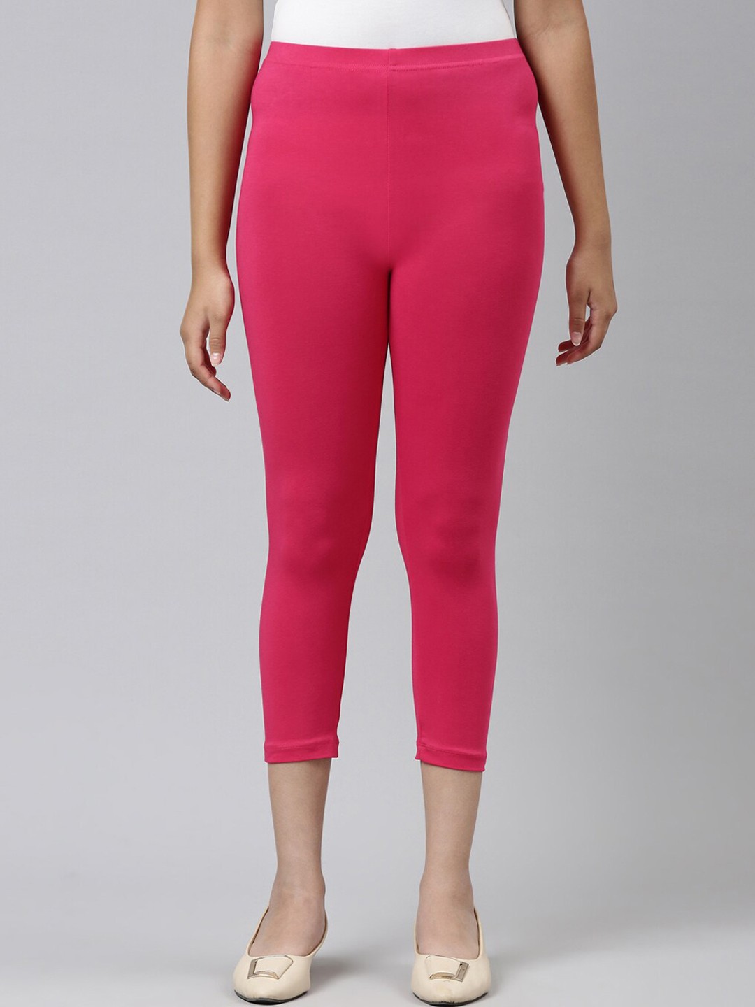 

Go Colors Women Fuchsia Solid Cropped Leggings