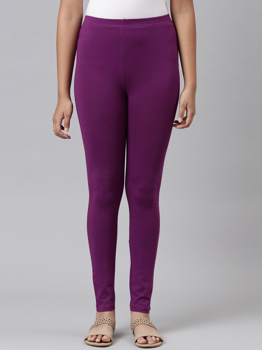 

Go Colors Women Purple Solid Leggings