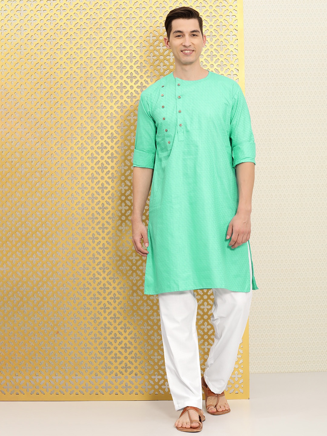 

Ode by House of Pataudi Men Green Kurta with Pyjamas