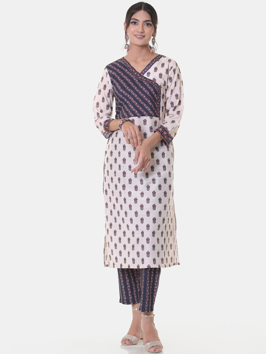 

HEEPOSH Women Beige Ethnic Motifs Printed Angrakha Kurti with Trousers