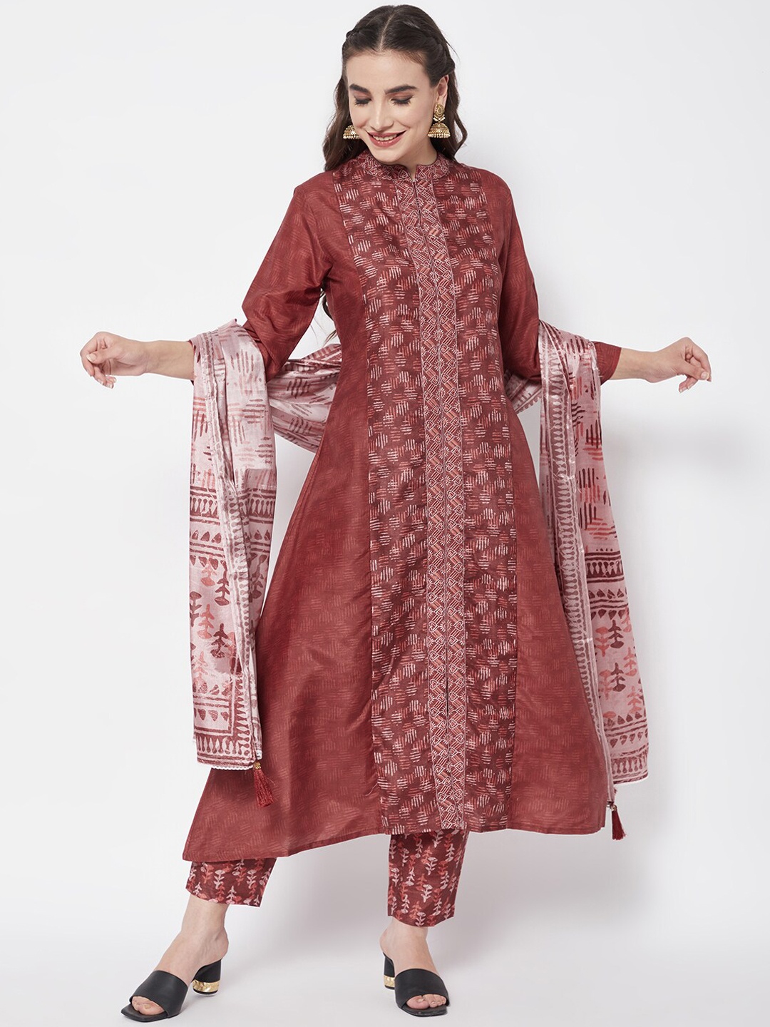 

HEEPOSH Women Red Printed Panelled Chanderi Silk Kurta with Trousers & With Dupatta