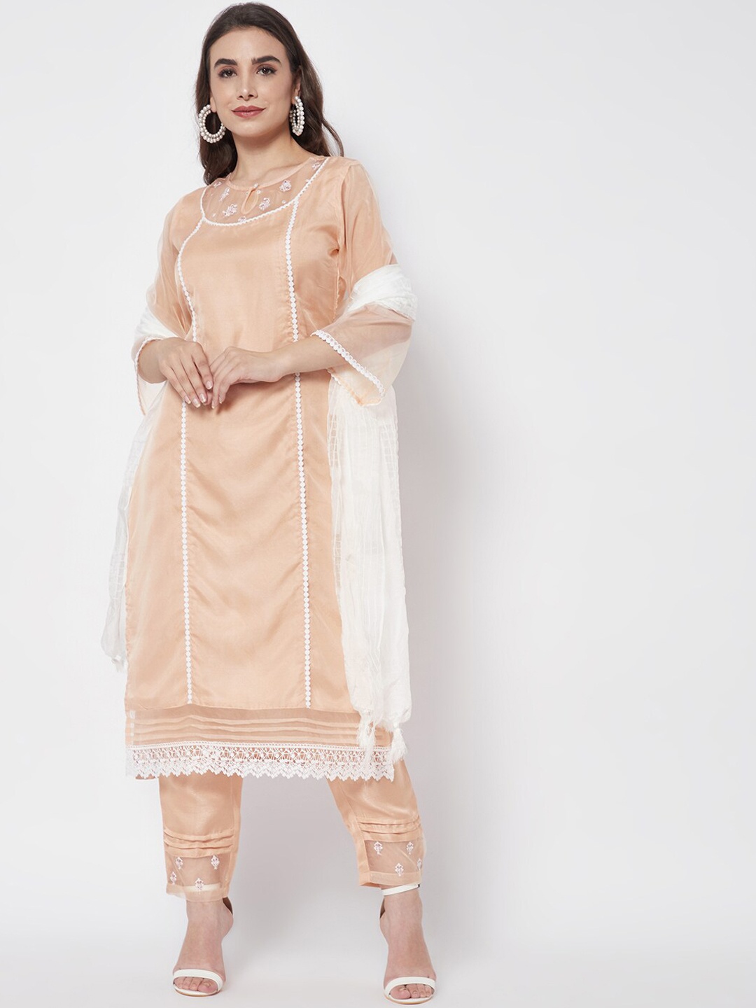 

HEEPOSH Women Peach-Coloured Panelled Thread Work Kurta with Trousers & Dupatta