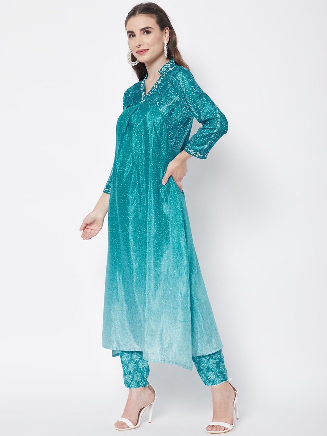 

HEEPOSH Women Blue Panelled Chanderi Silk Kurta with Trousers & With Dupatta