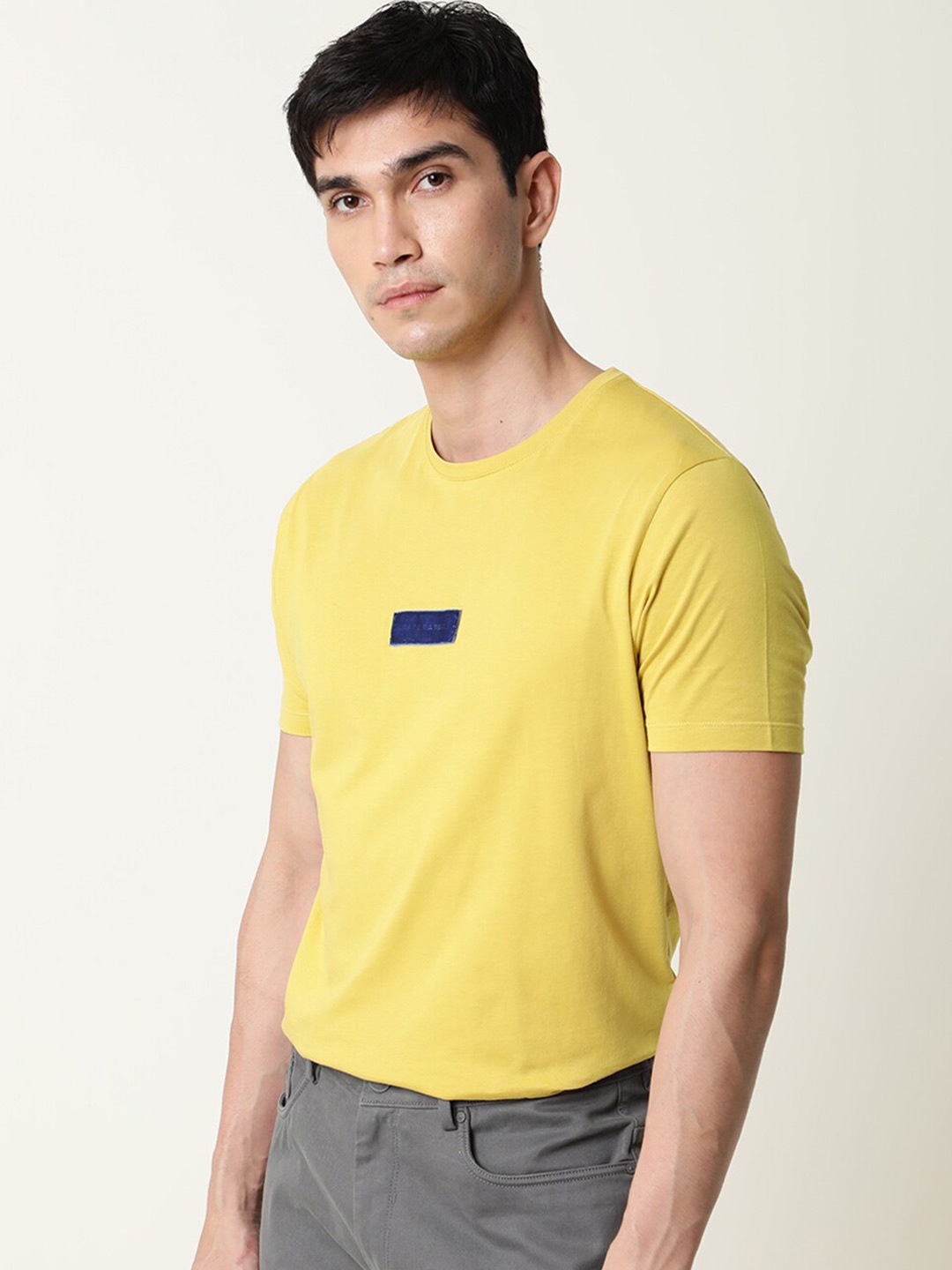 

RARE RABBIT Men Rings-4 Slim Fit Solid Polo Collar T-Shirt, Yellow