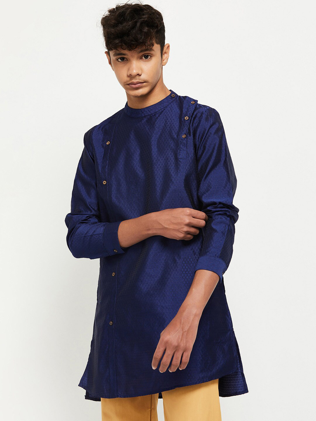 

max Boys Navy Blue Checked Kurta