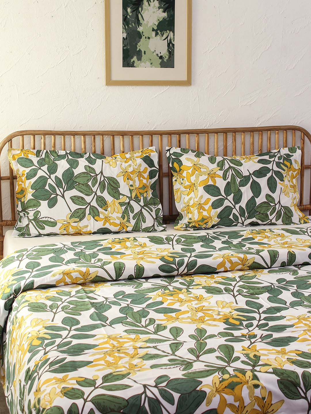 

House This White & Green Floral AC Room 110 GSM Double Bed Dohar