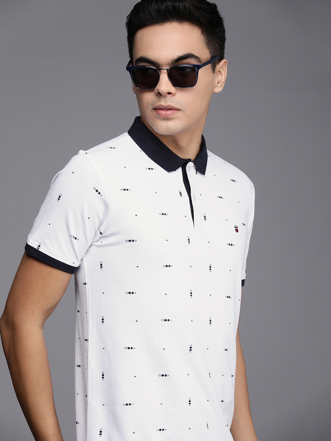 

Louis Philippe Jeans Men White & Blue Printed Pure Cotton Slim Fit Polo T-shirt
