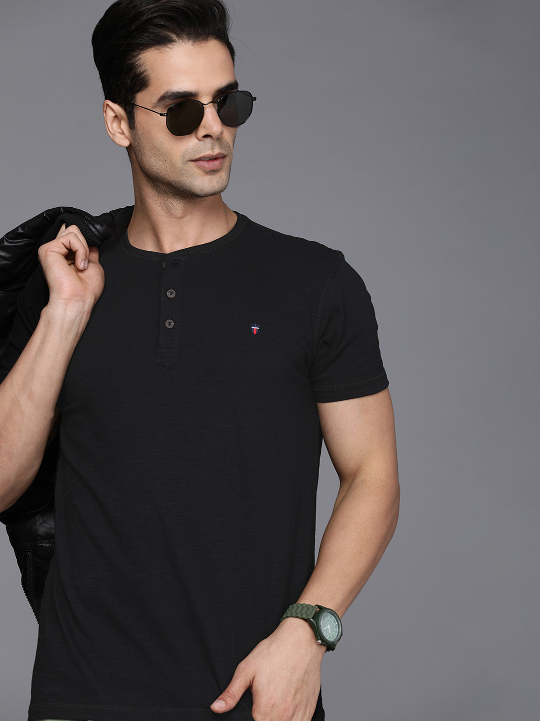 

Louis Philippe Jeans Men Black Solid Henley Neck Slim Fit T-shirt
