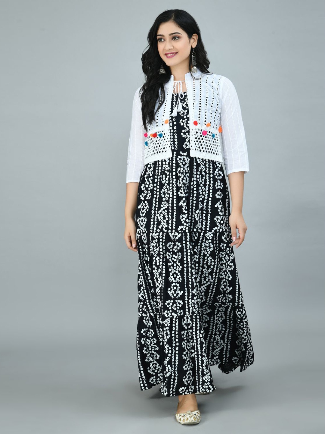 

Queenswear Creation Women Black & White Bandhani Printed Kurta With Jacket