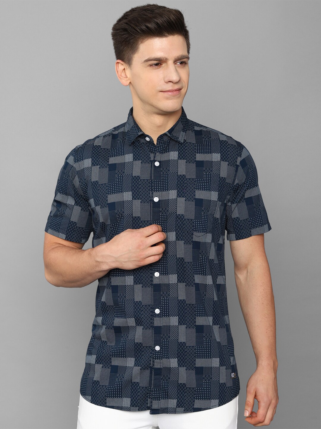 

Allen Solly Sport Men Blue Printed Casual Shirt