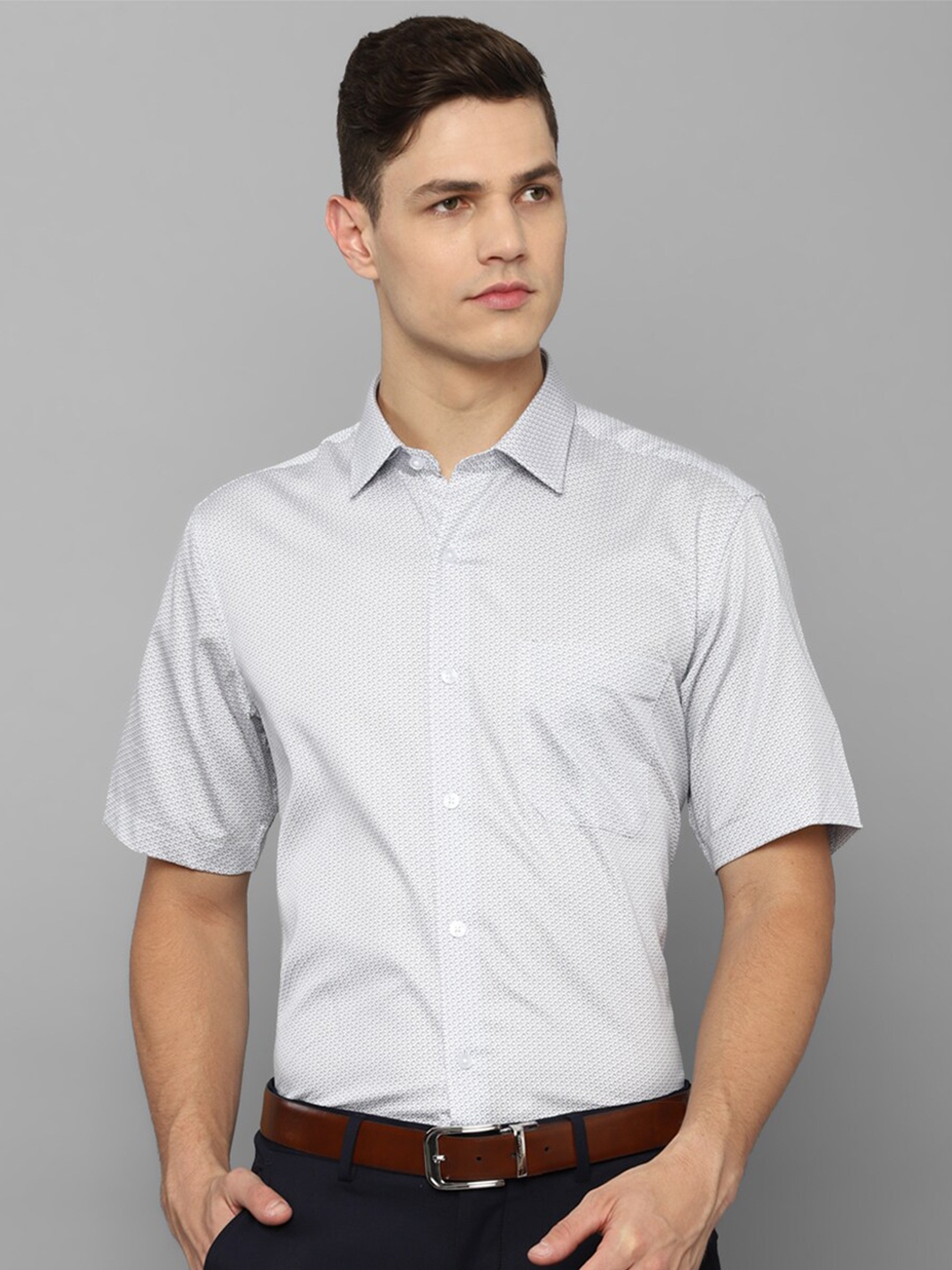 

Louis Philippe Men White Printed Cotton Slim Fit Casual Shirt