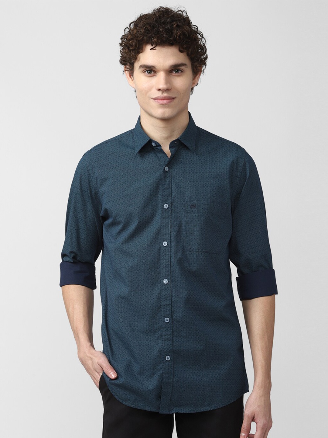 

Peter England Casuals Men Navy Blue Slim Fit Casual Shirt