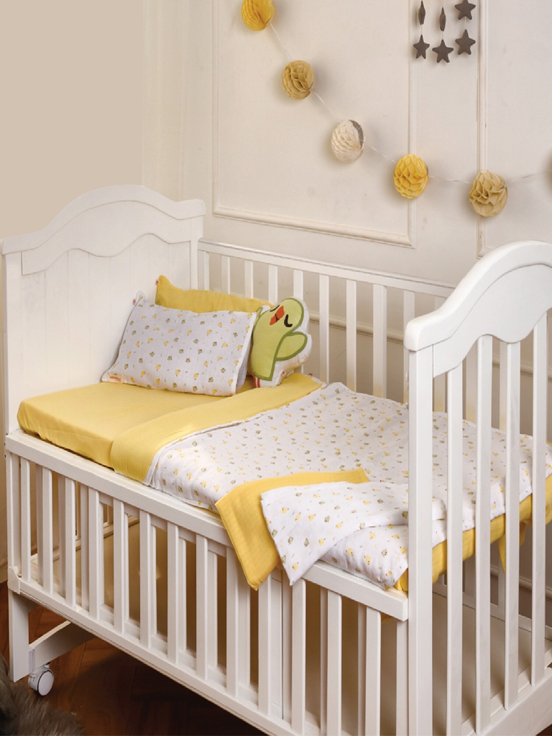 

GREENDIGO Infant Kids Multi-Coloured Printed Pure Cotton Baby Bed Set