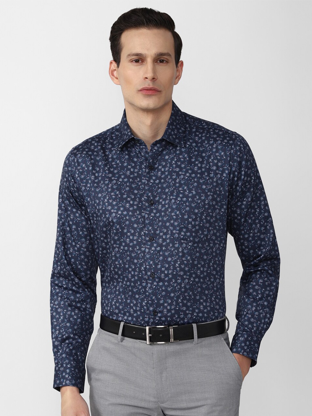 

Van Heusen Men Navy Blue Floral Printed Cotton Casual Shirt