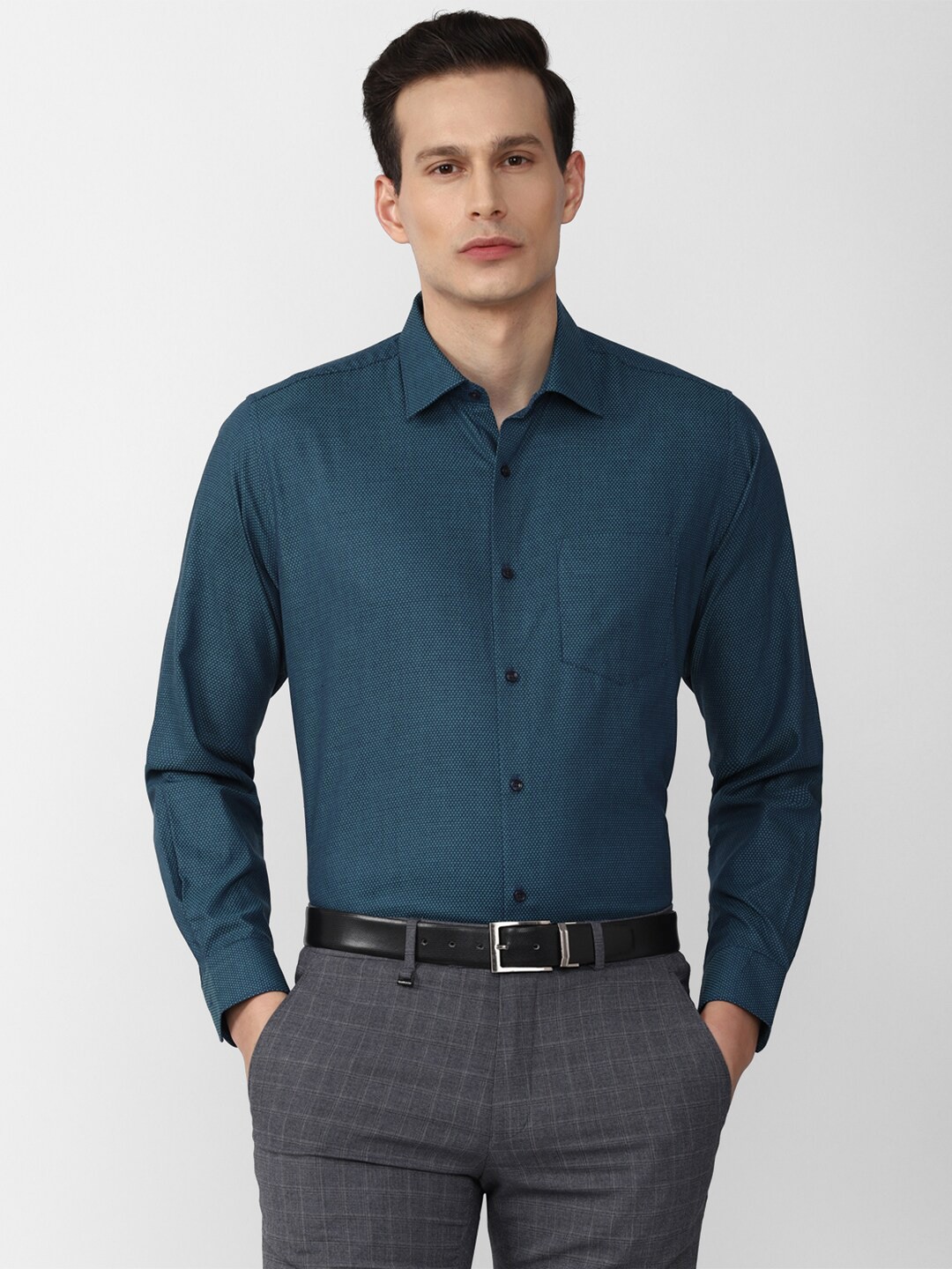 

Van Heusen Men Blue Pure Cotton Casual Shirt