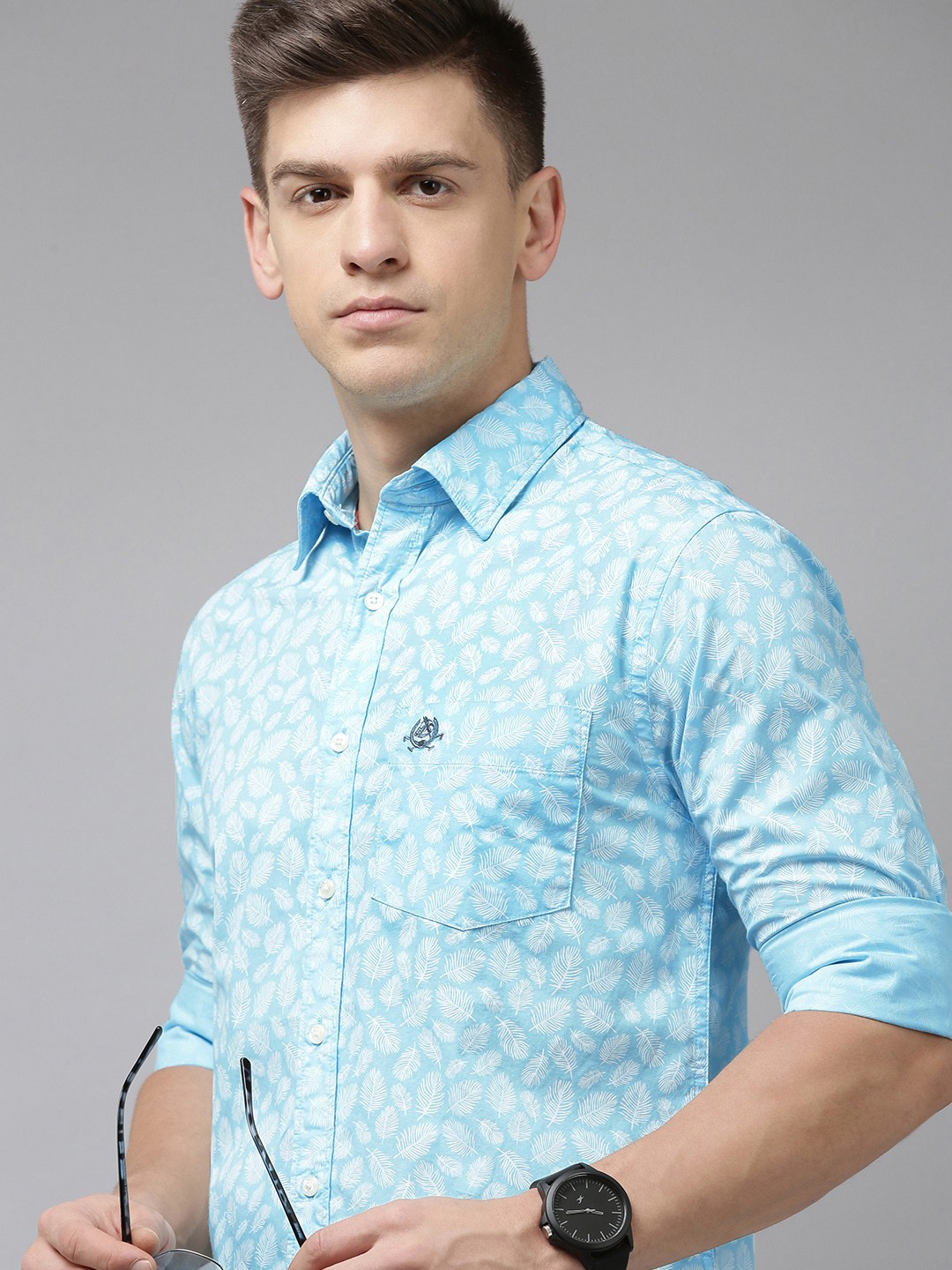 

U S Polo Assn Men Blue And White Tailored Fit Tropical Printed Pure Cotton Casual Shirt