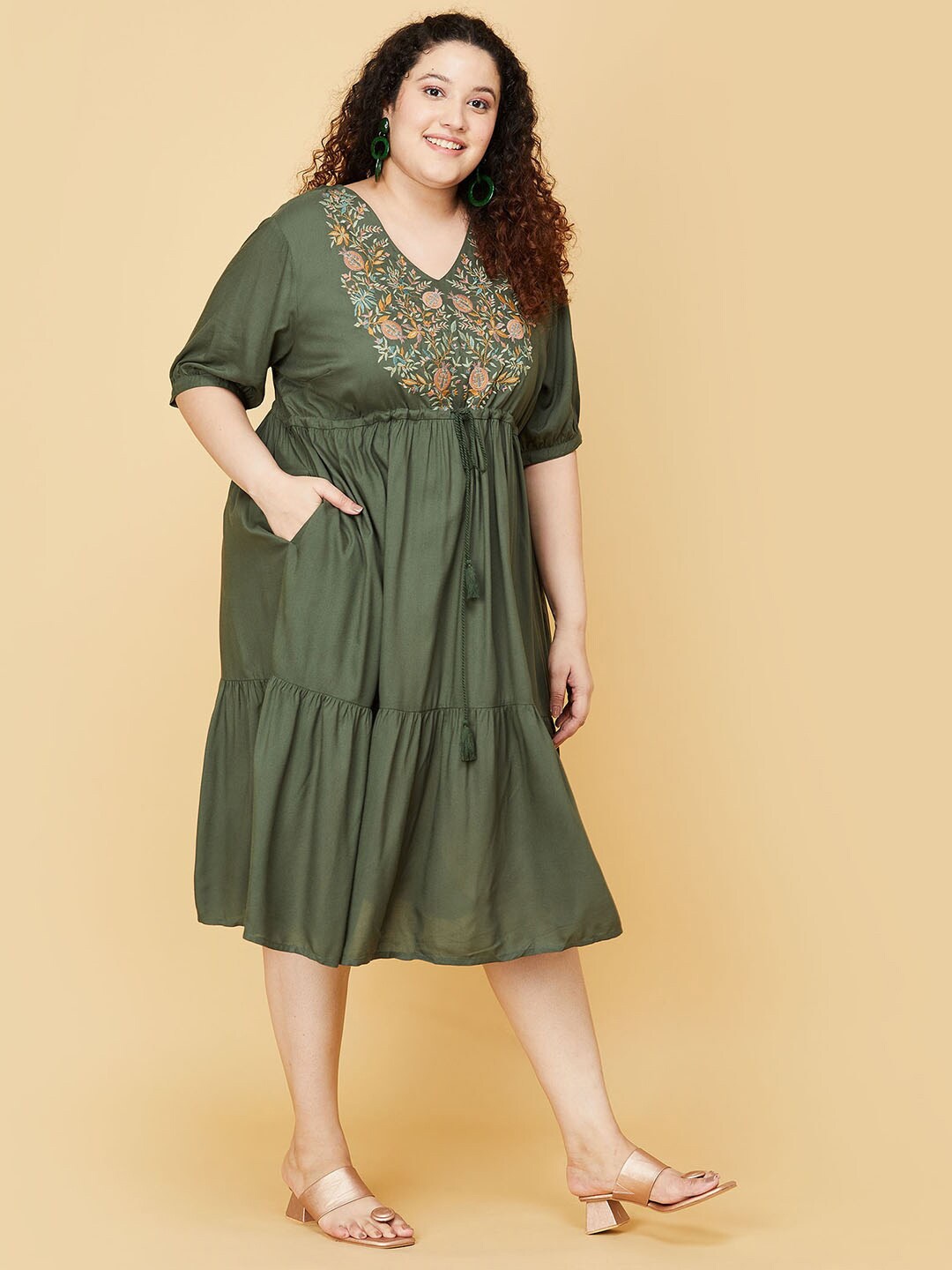 

Max Green Empire Plus Size Midi Dress