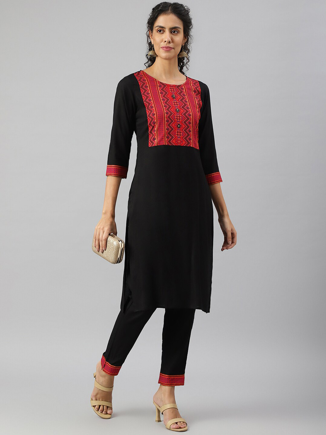 

METRO-FASHION Women Black Ethnic Motifs Yoke Design Panelled Pure Cotton Kurti with Trousers