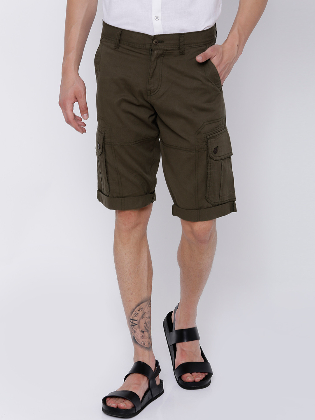 

LOCOMOTIVE Men Olive Green Solid Slim Fit Cargo Shorts