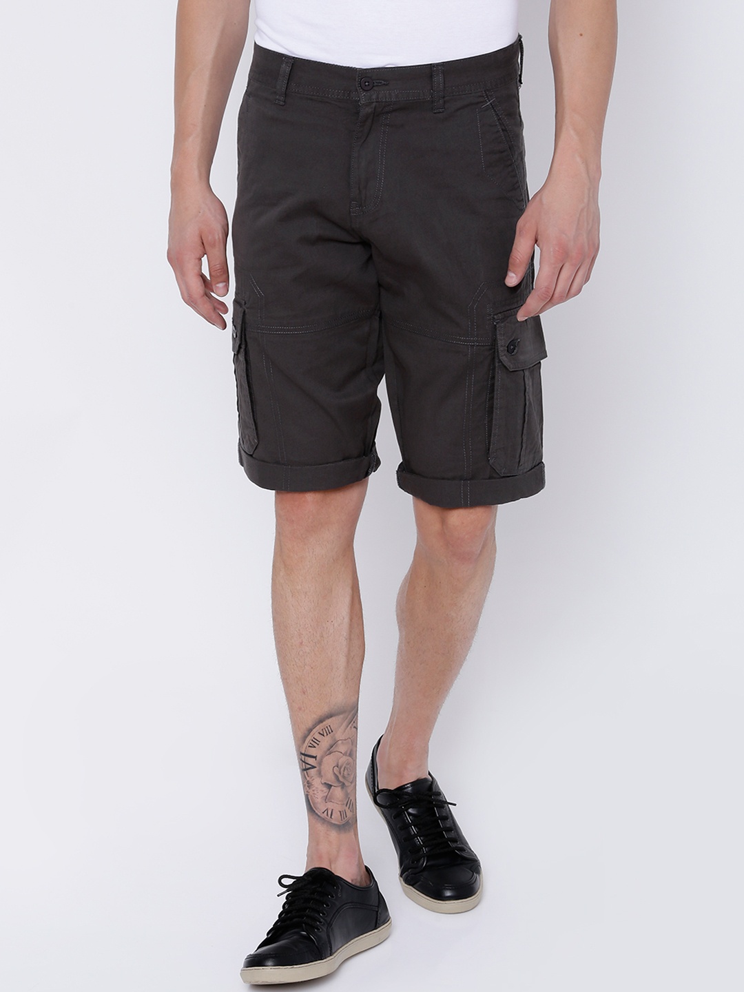

LOCOMOTIVE Men Charcoal Grey Solid Slim Fit Cargo Shorts