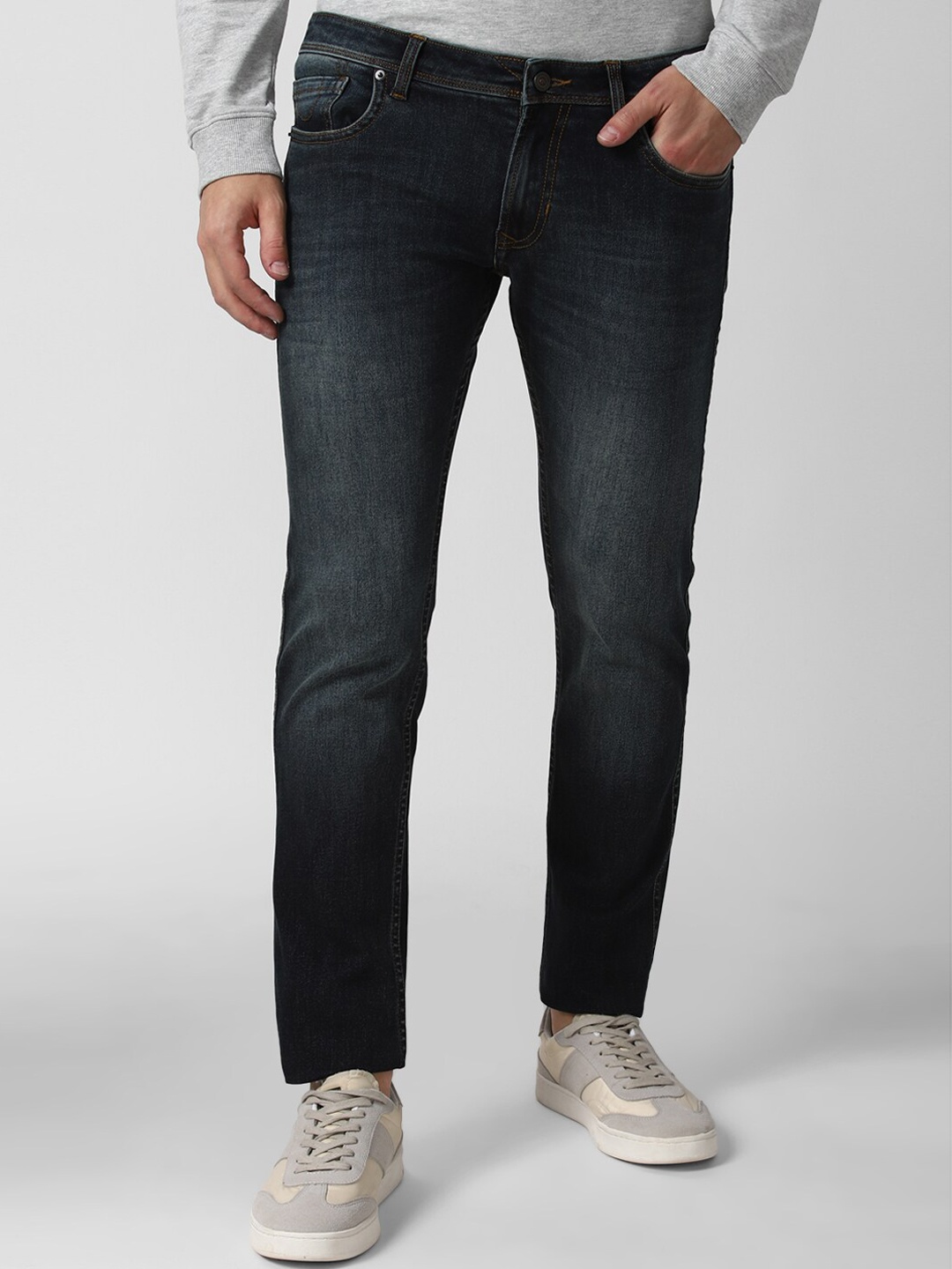 

Peter England Casuals Men Black Slim Fit Light Fade Jeans