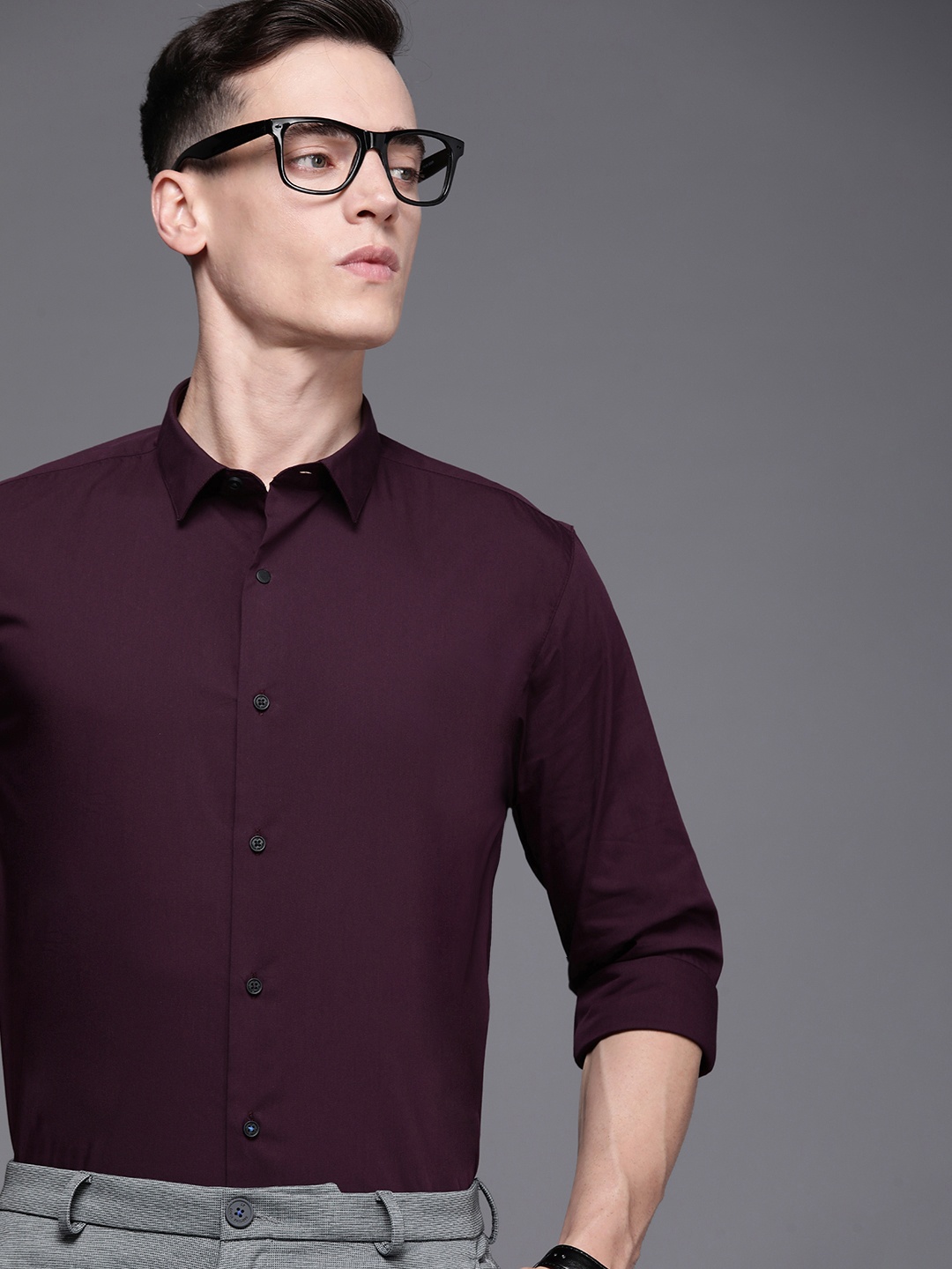 

Louis Philippe Ath Work Men Burgundy Solid Super Slim Fit Semiformal Shirt