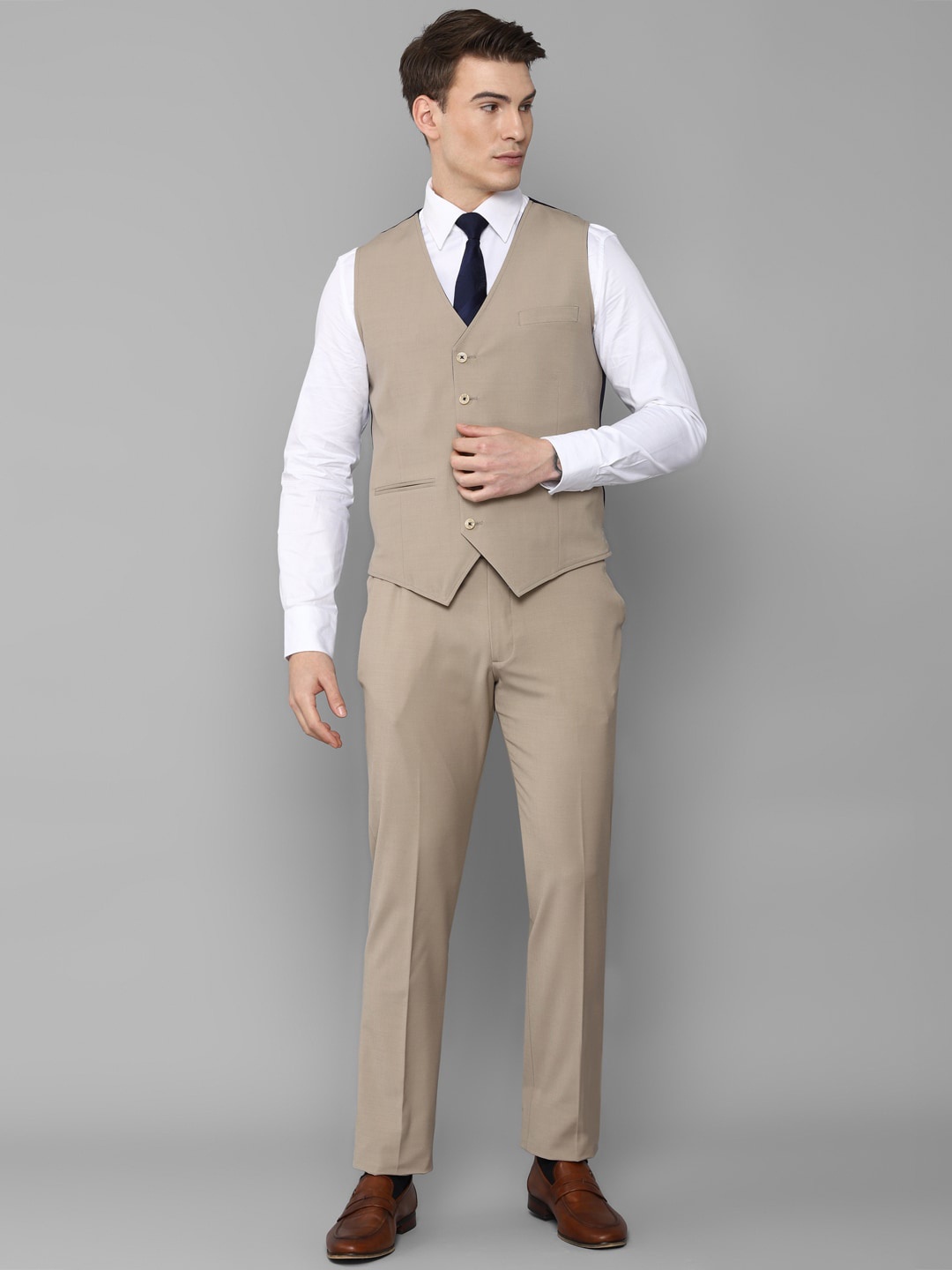 

Louis Philippe Men Navy Blue Solid 4-Piece Suit