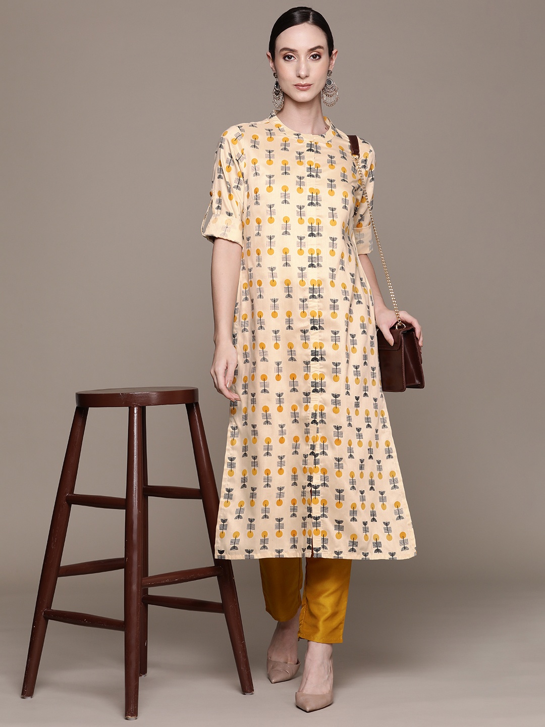 

ZIYAA Women Off White Printed Kurta with Trousers