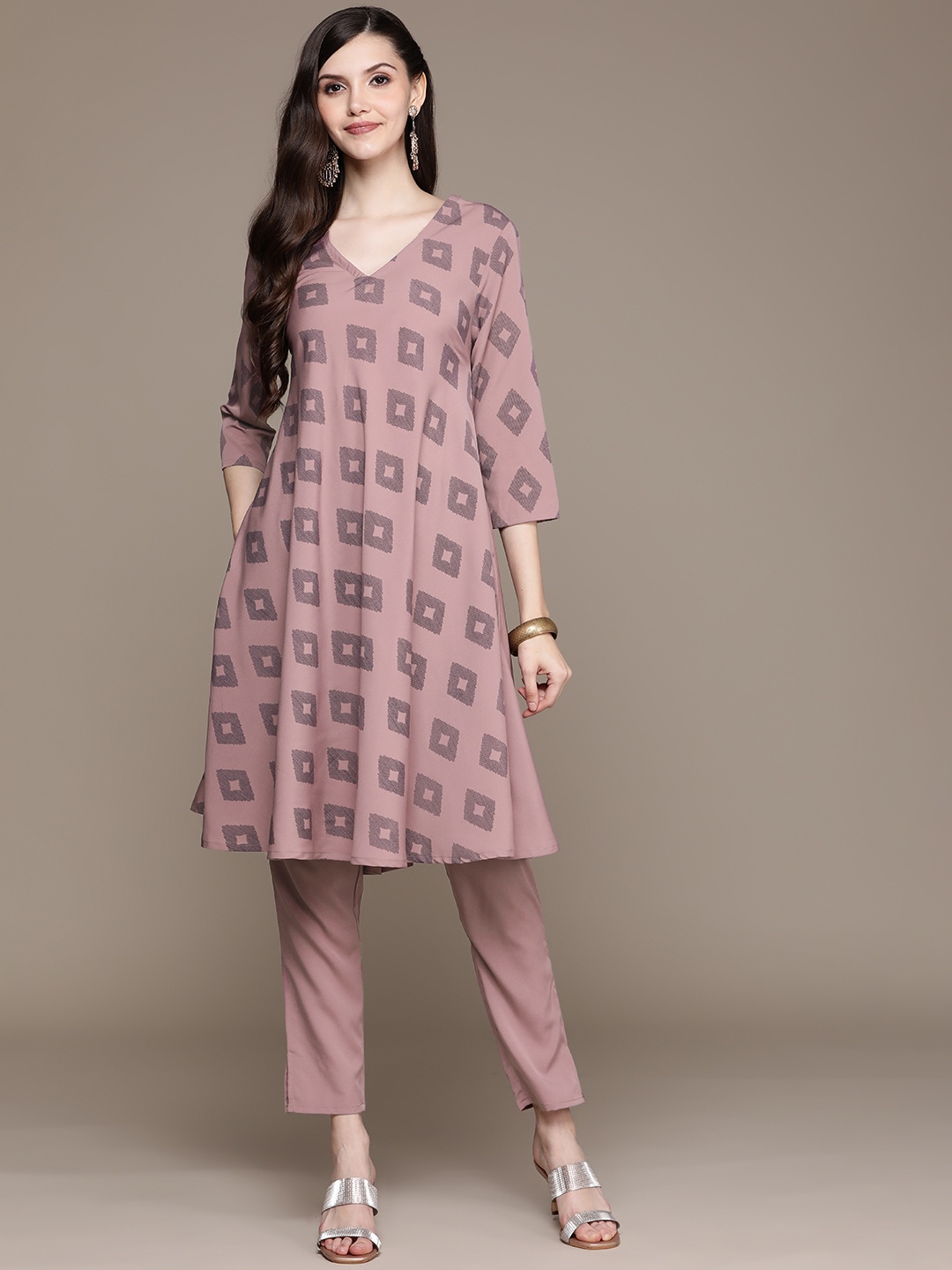 

ZIYAA Women Mauve & Charcoal Grey Printed Kurta with Trousers