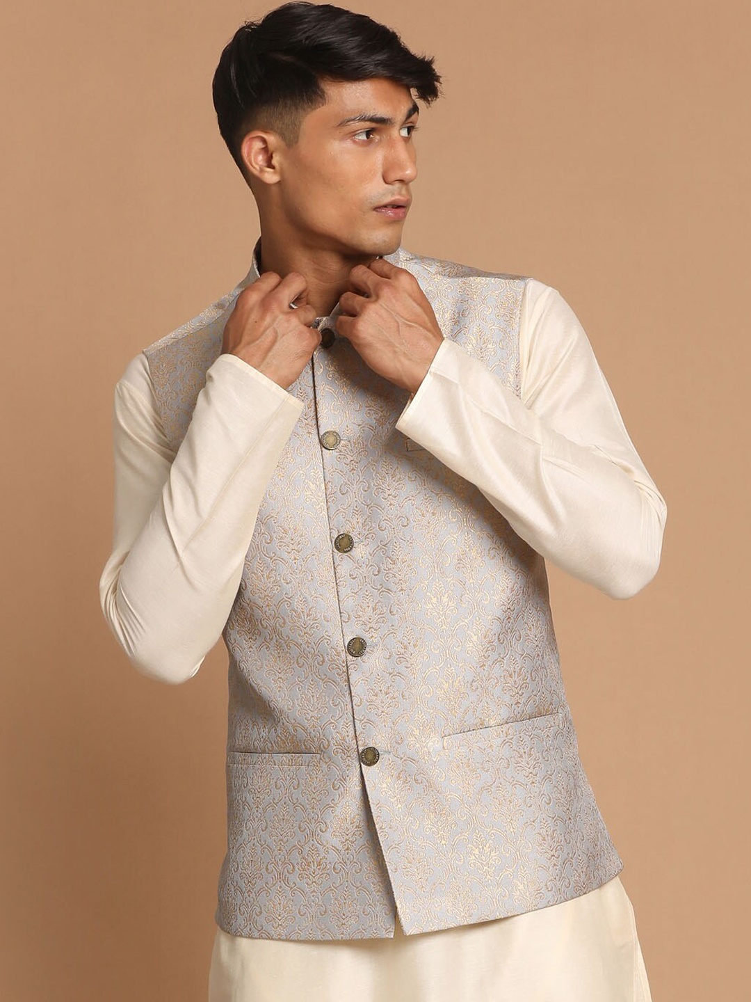 

VASTRAMAY Men Grey Woven-Design Silk Nehru Jacket