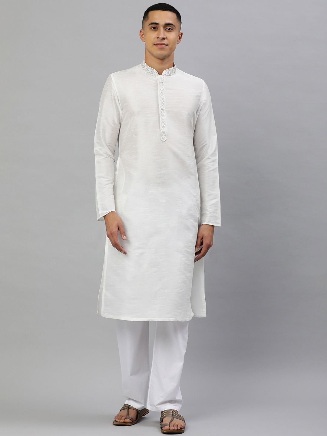 

Manthan Men White Solid Straight Kurta