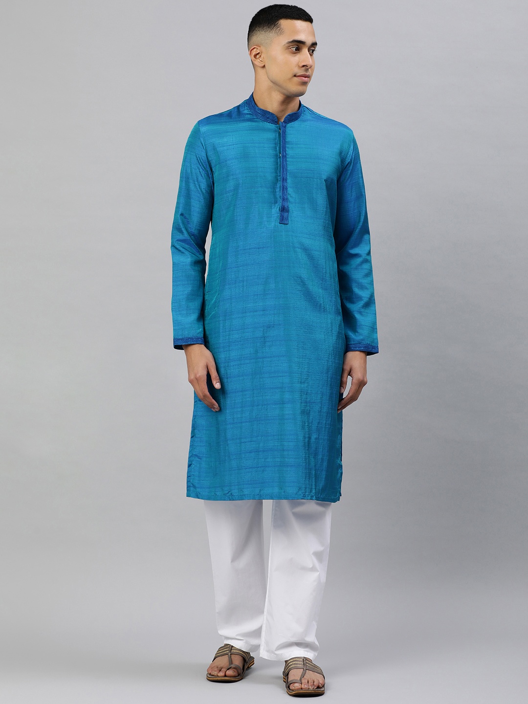 

Manthan Men Blue Solid Straight Kurta